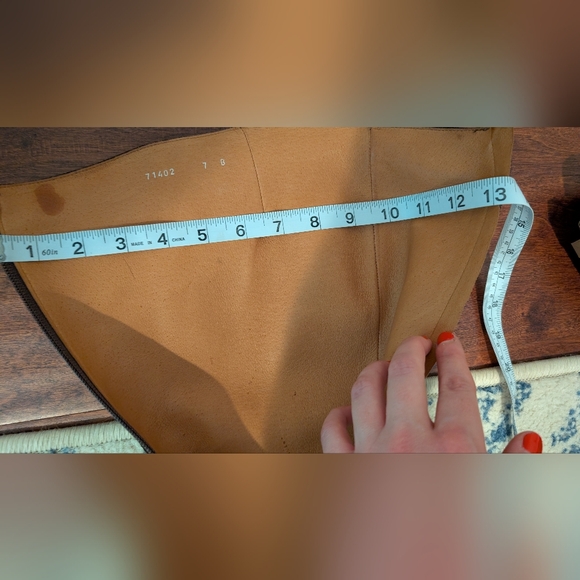 NWOB Saks Fifth Avenue Italian Made Chocolate Brown Knee-High Suede Boots Size 7 - Picture 9 of 9